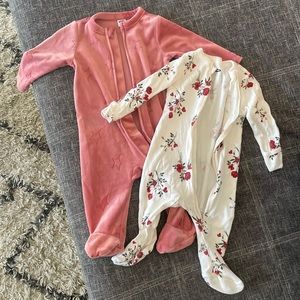2 Old navy sleep&plays